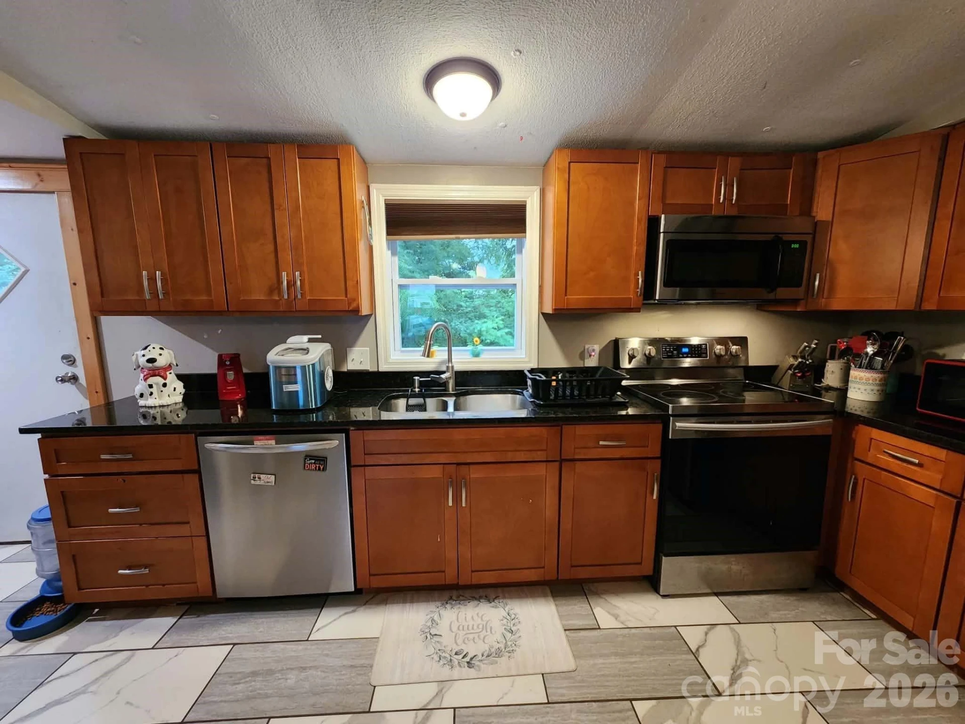 345 Hyatt Street - Photo 5