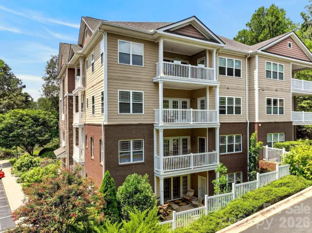 40 Hyannis Drive