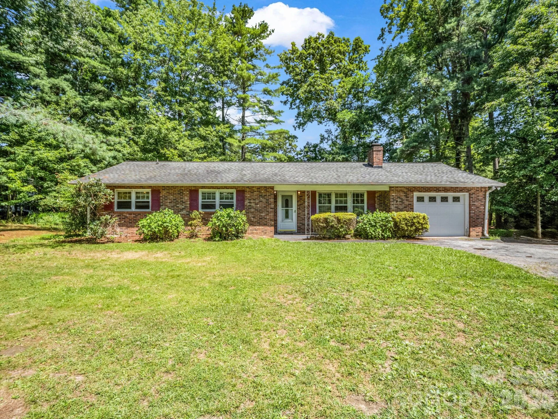 926 Toxaway Court - Photo 2