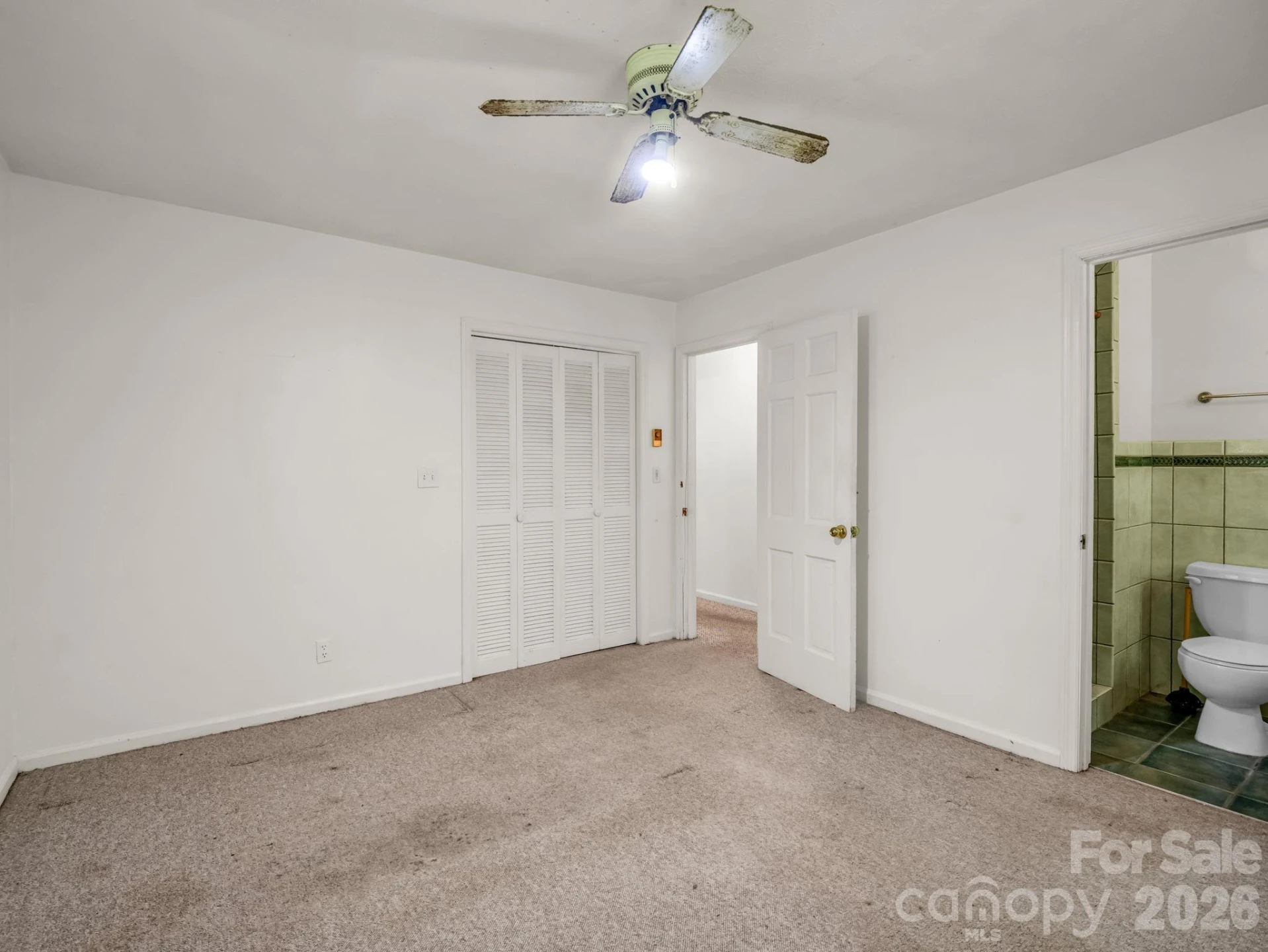 926 Toxaway Court - Photo 18