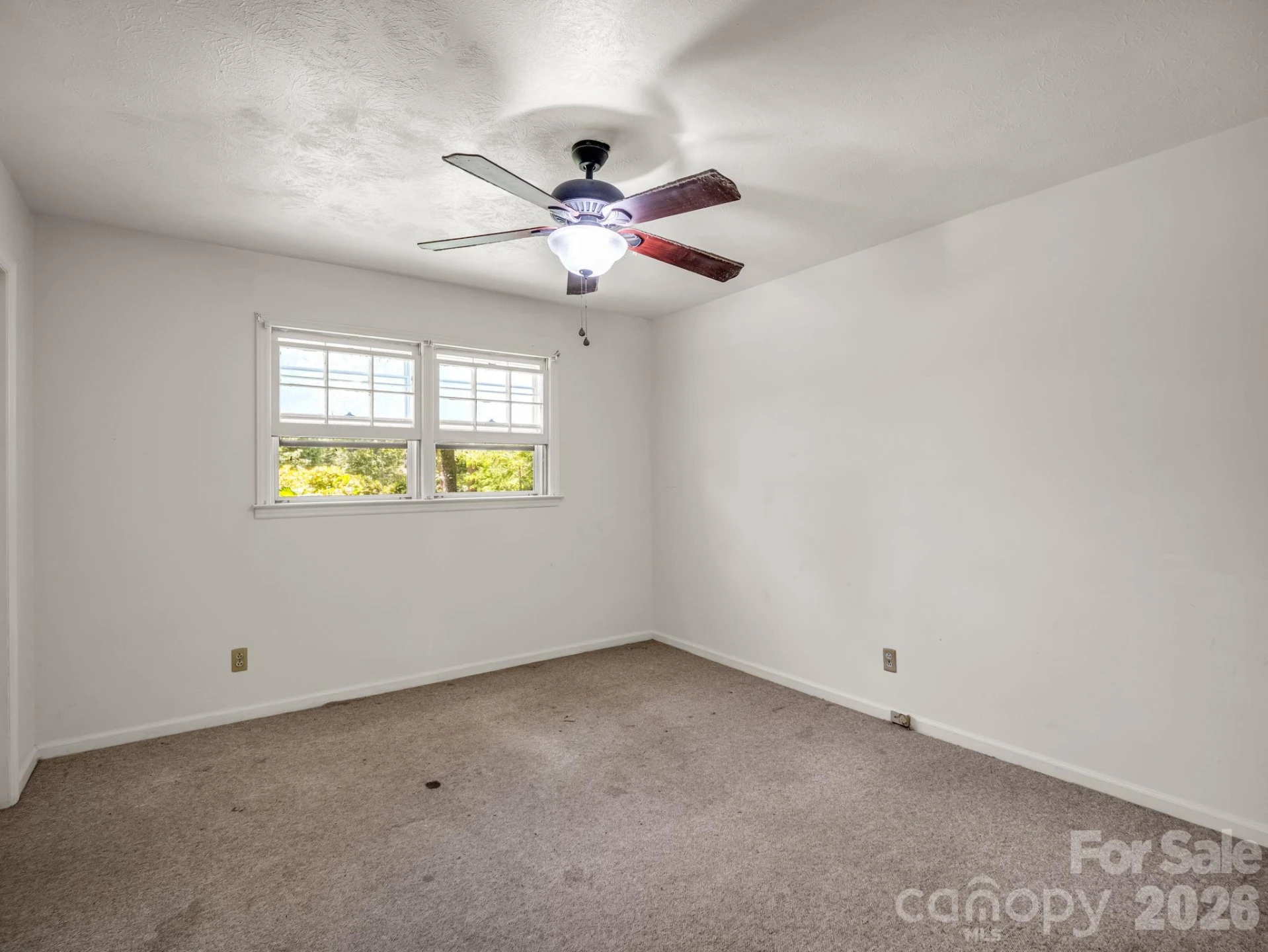 926 Toxaway Court - Photo 10