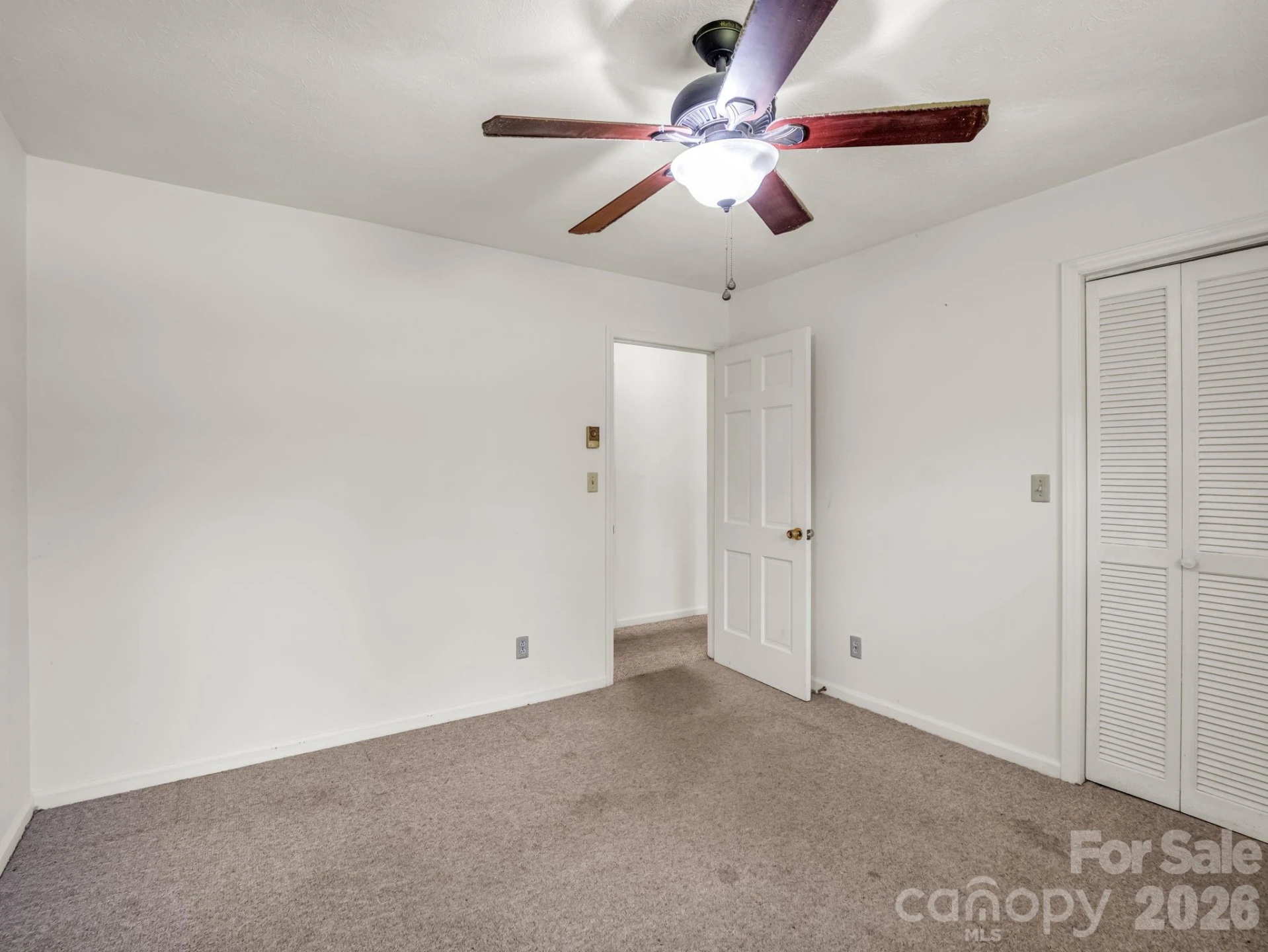 926 Toxaway Court - Photo 11