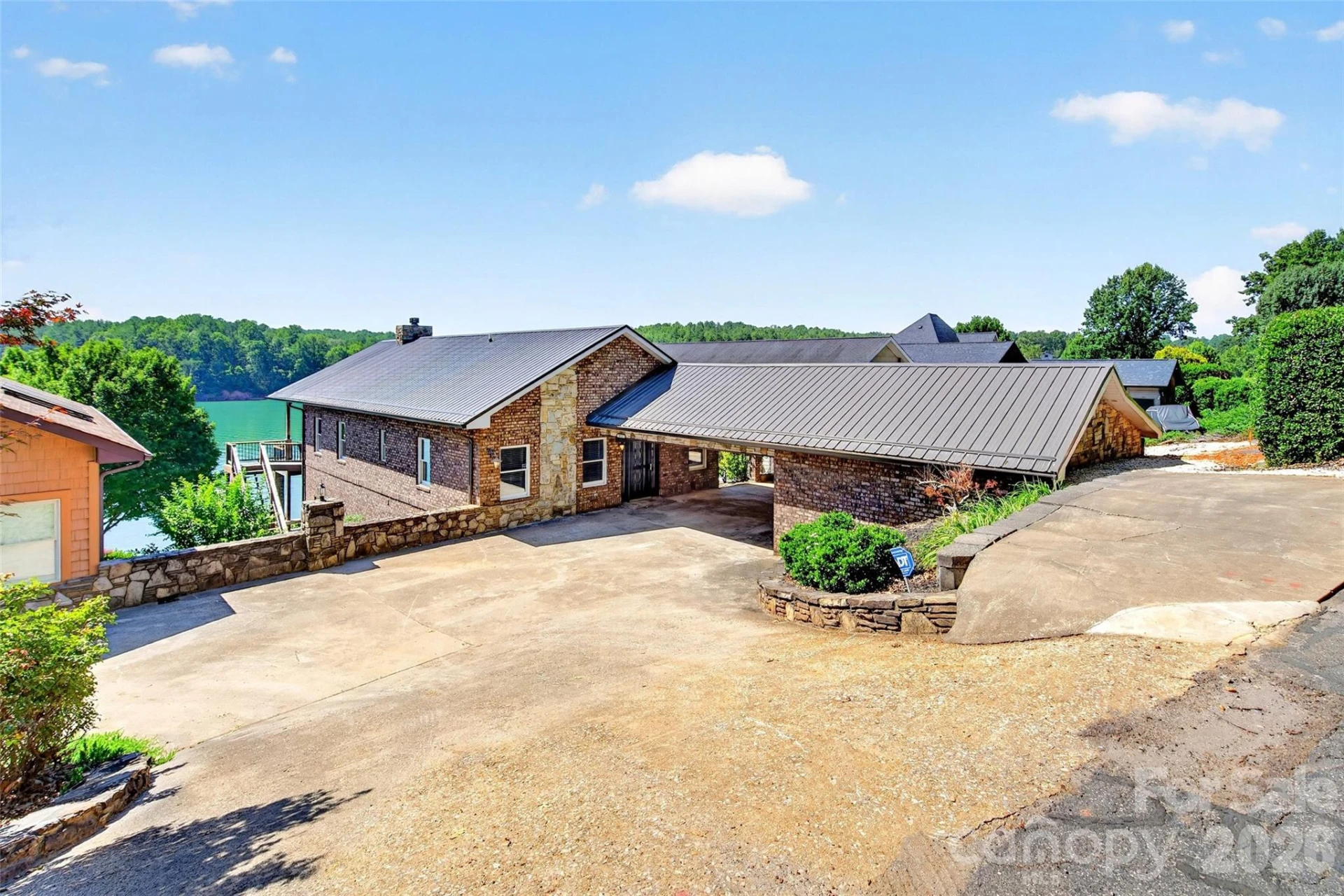 831 Lake Club Drive - Photo 3