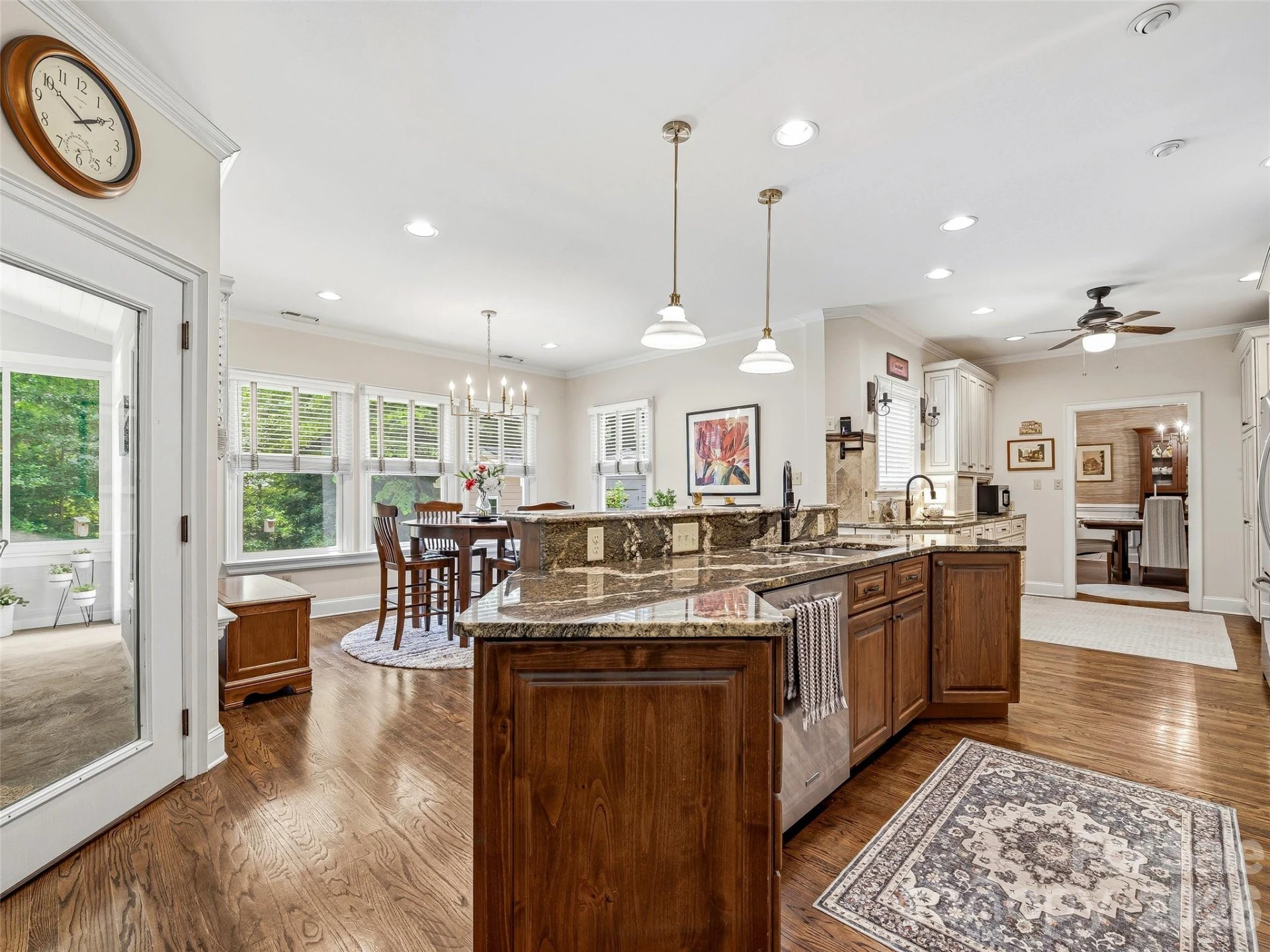 1005 Windsor Drive - Photo 11