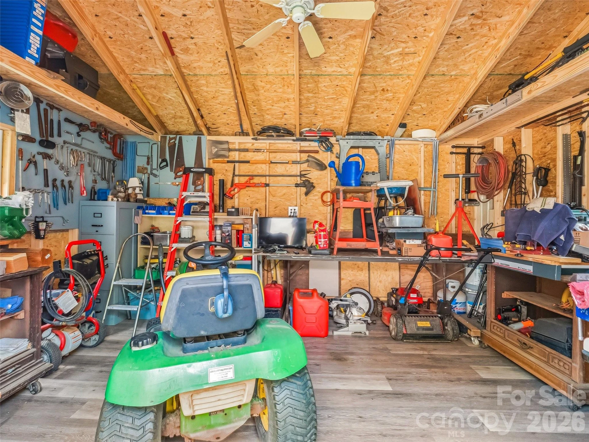 1005 Windsor Drive - Photo 41