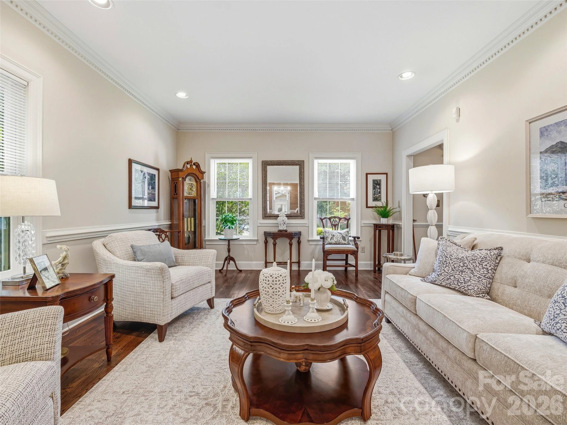 1005 Windsor Drive - Photo 8