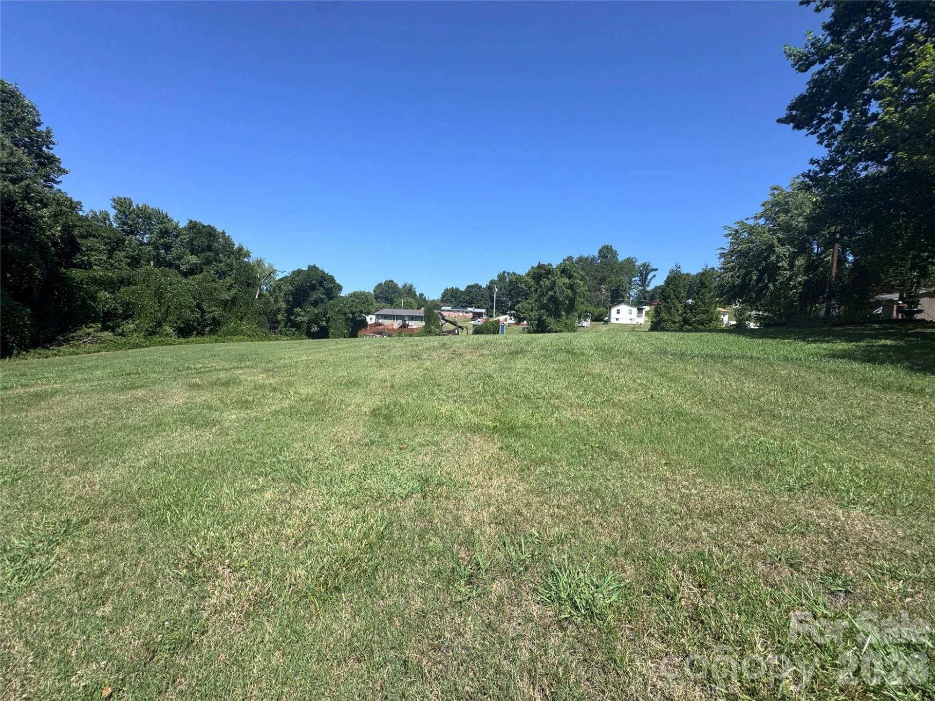 000 Miller Avenue - Photo 2