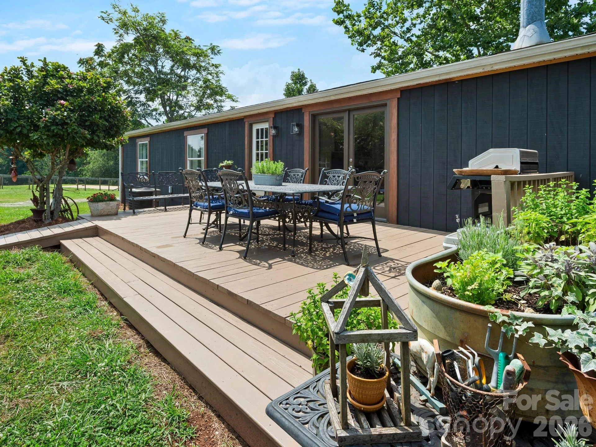 1541 Sandy Springs Road - Photo 3