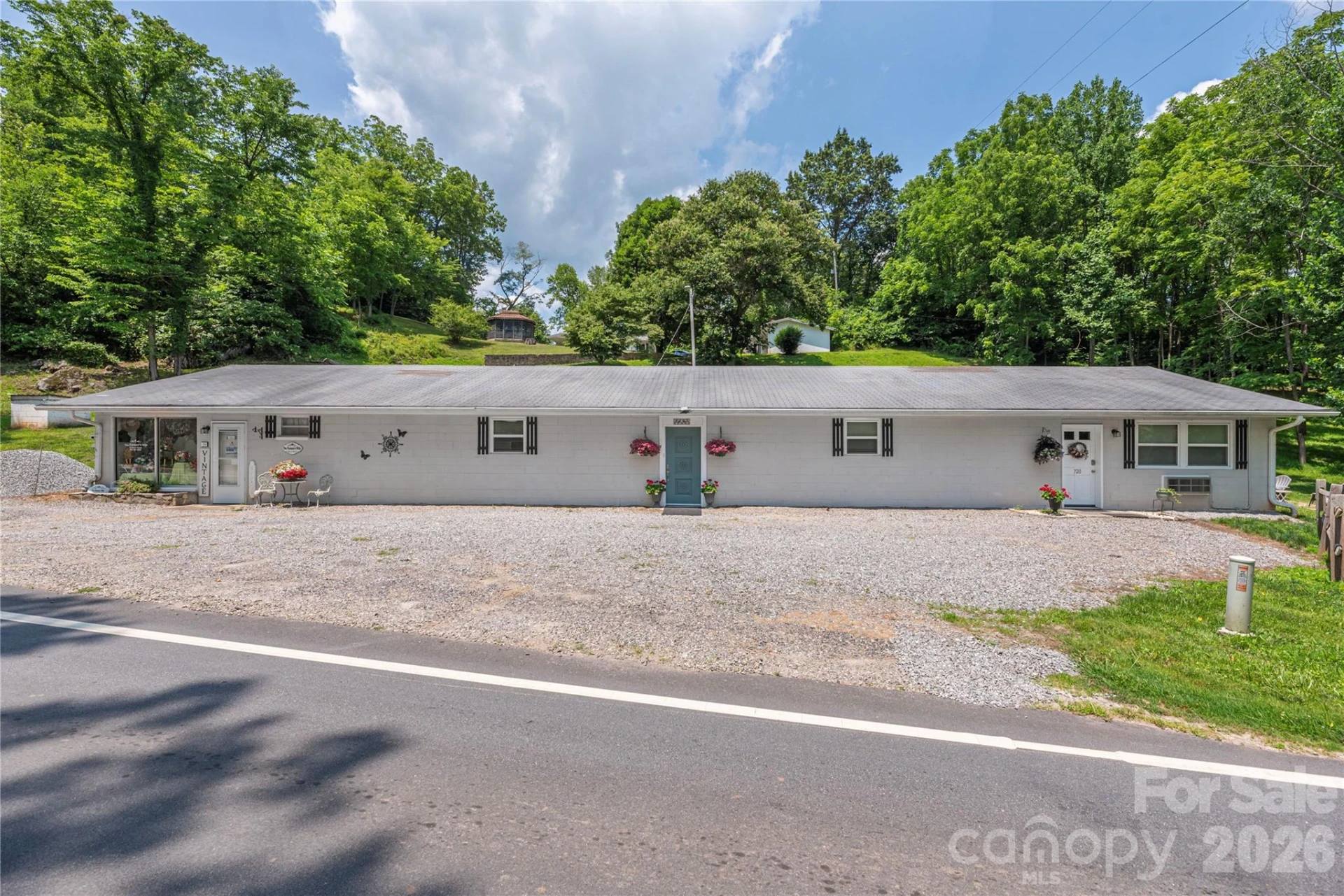 702 Love Joy Road - Photo 3