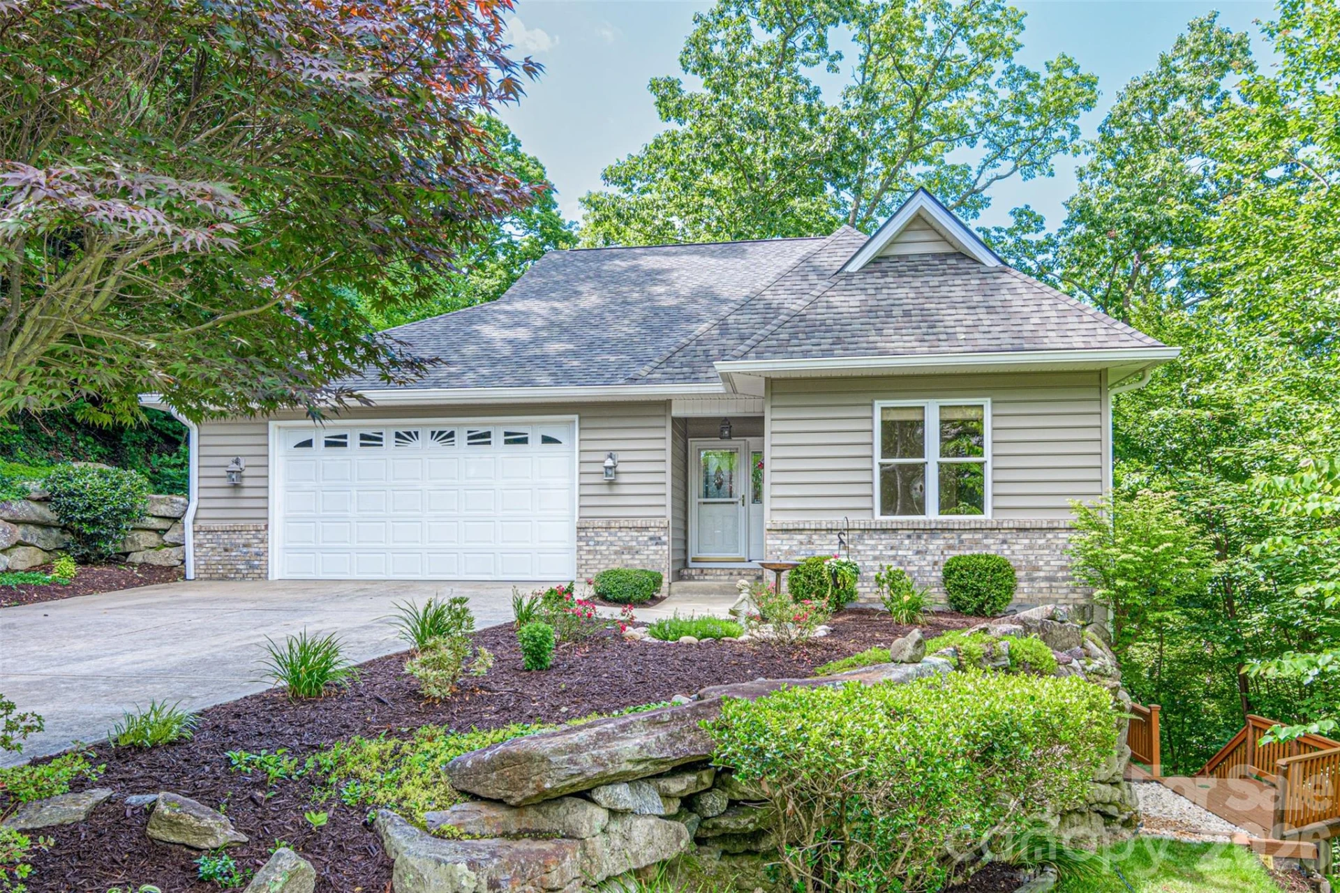 299 Carriage Summitt Way