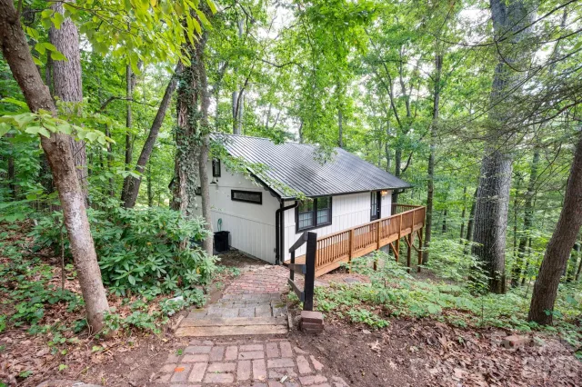 17 Woodhaven Place
