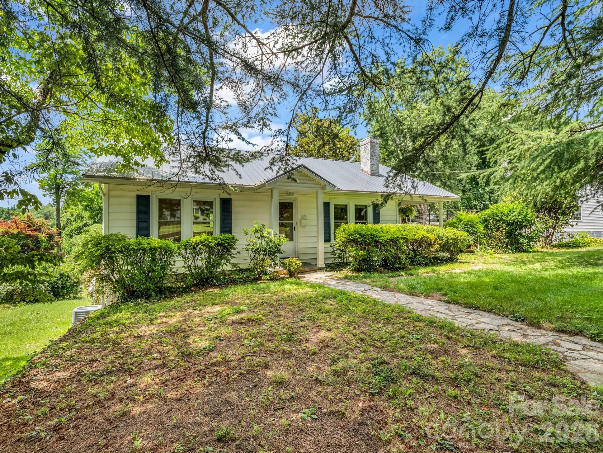 555 State Street - Photo 2