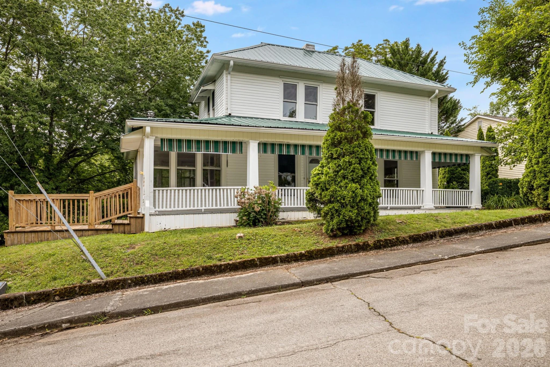 82 Hill Street - Photo 2