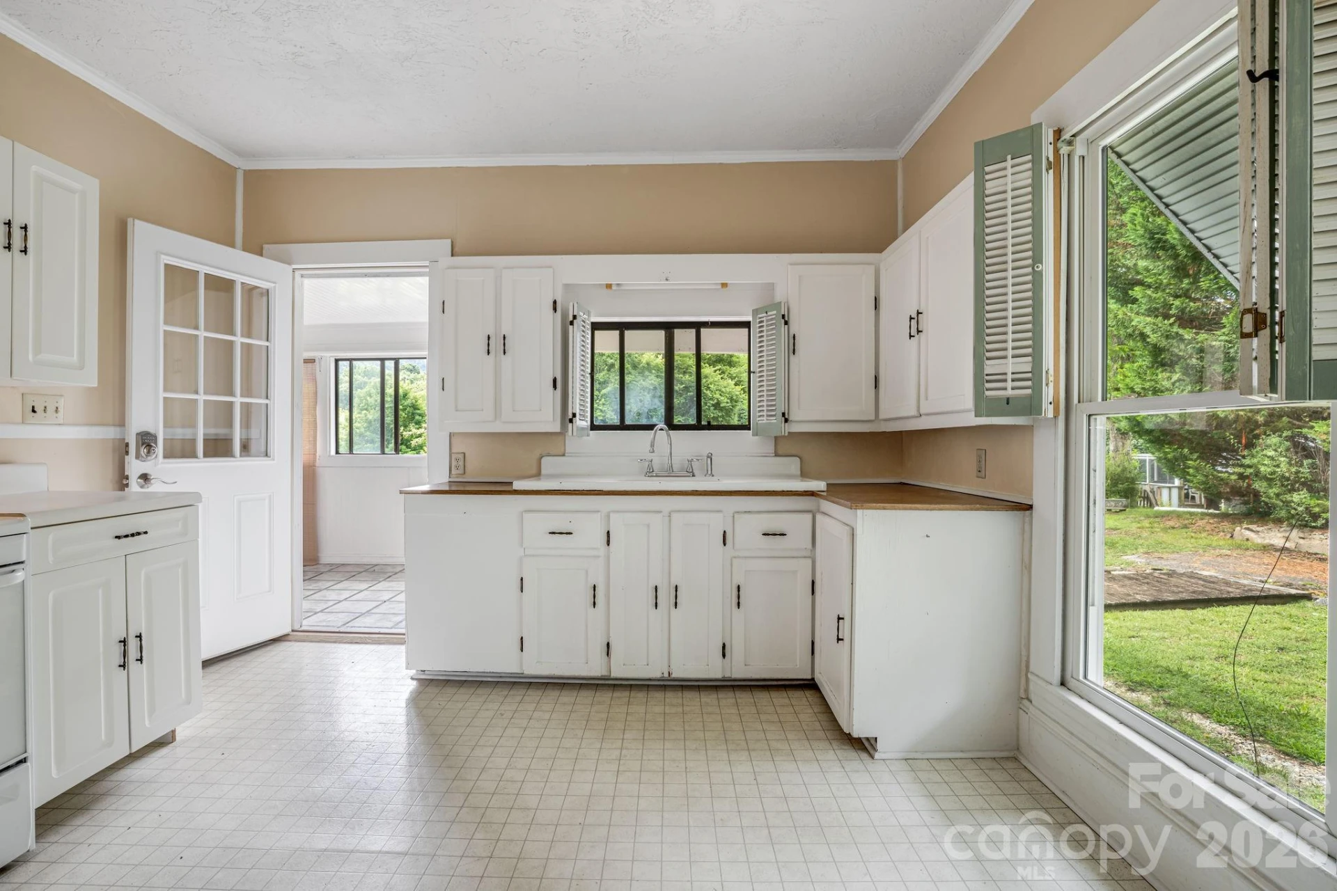 82 Hill Street - Photo 16