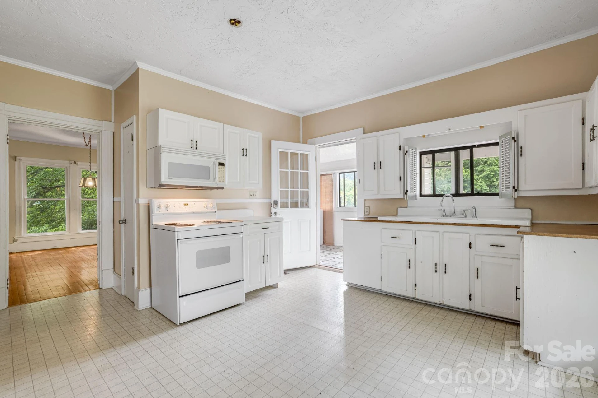 82 Hill Street - Photo 17