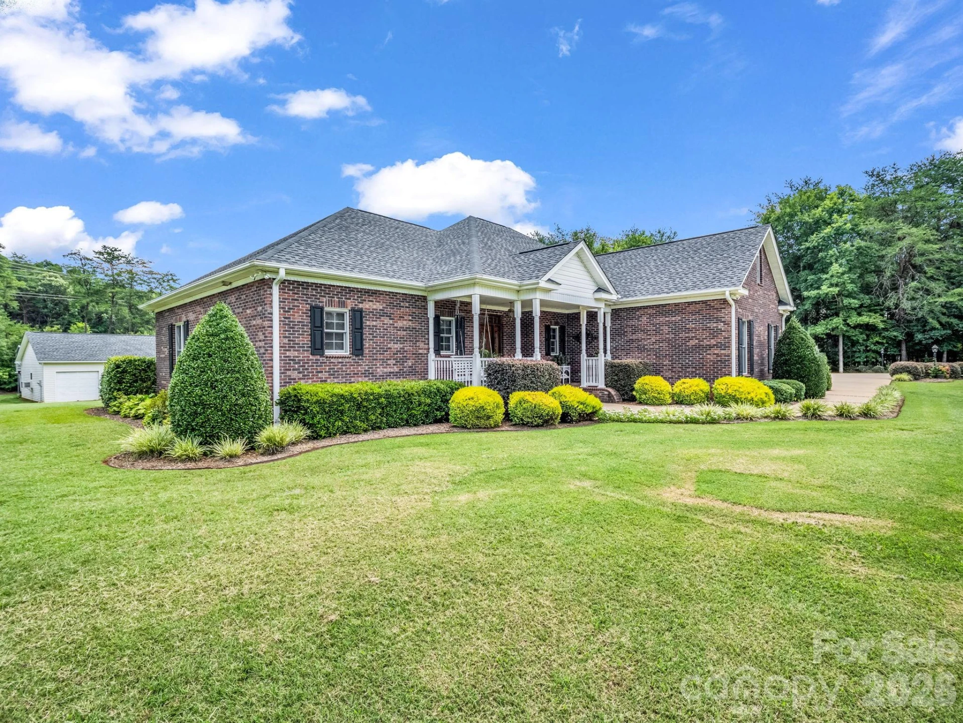 343 Countryside Drive - Photo 2