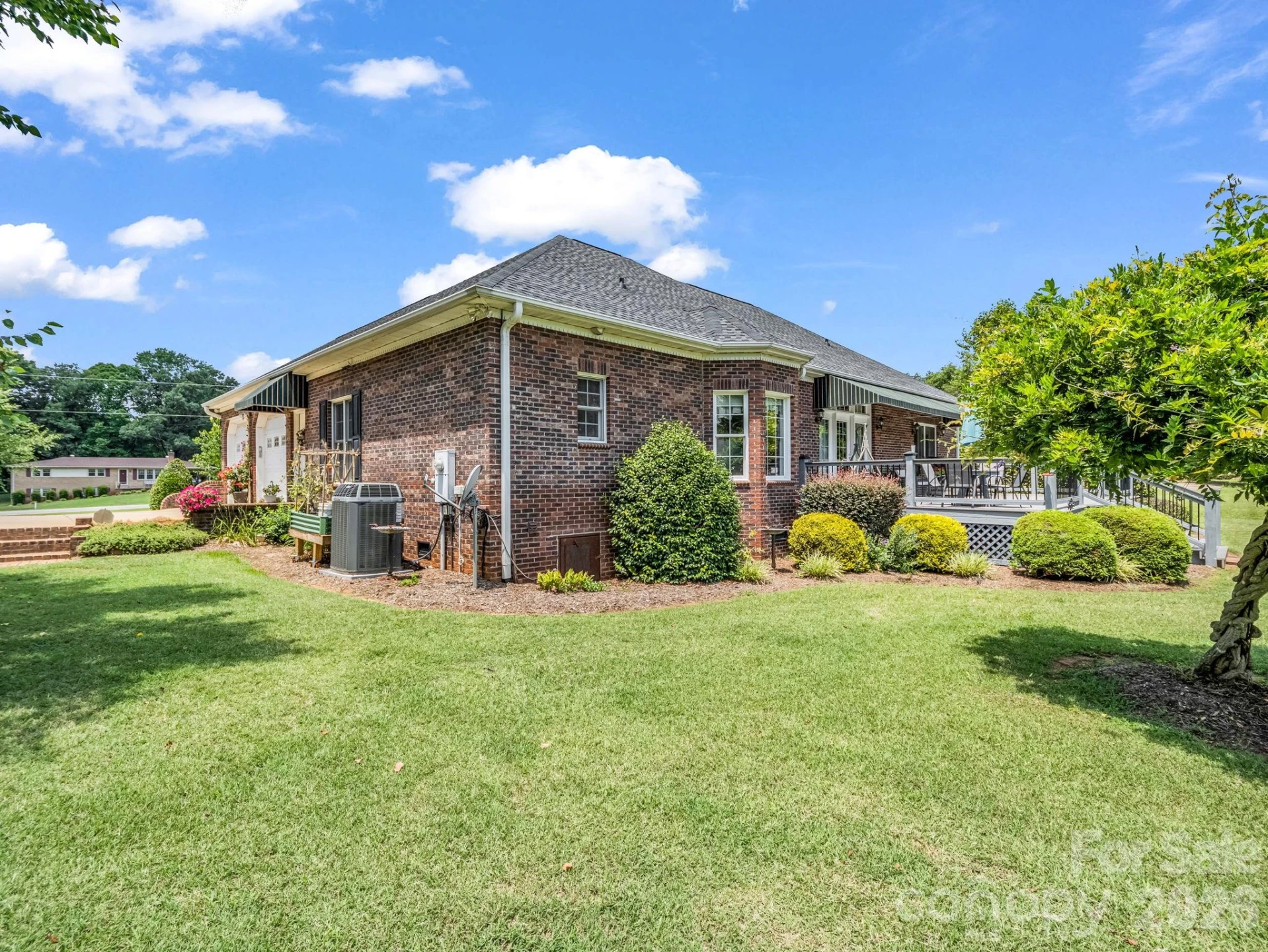 343 Countryside Drive - Photo 4
