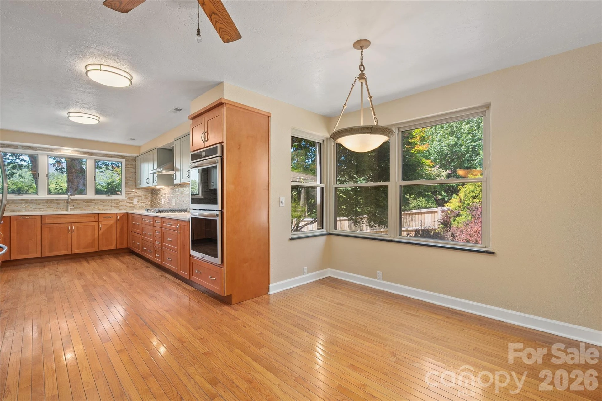 142 Country Club Drive - Photo 11