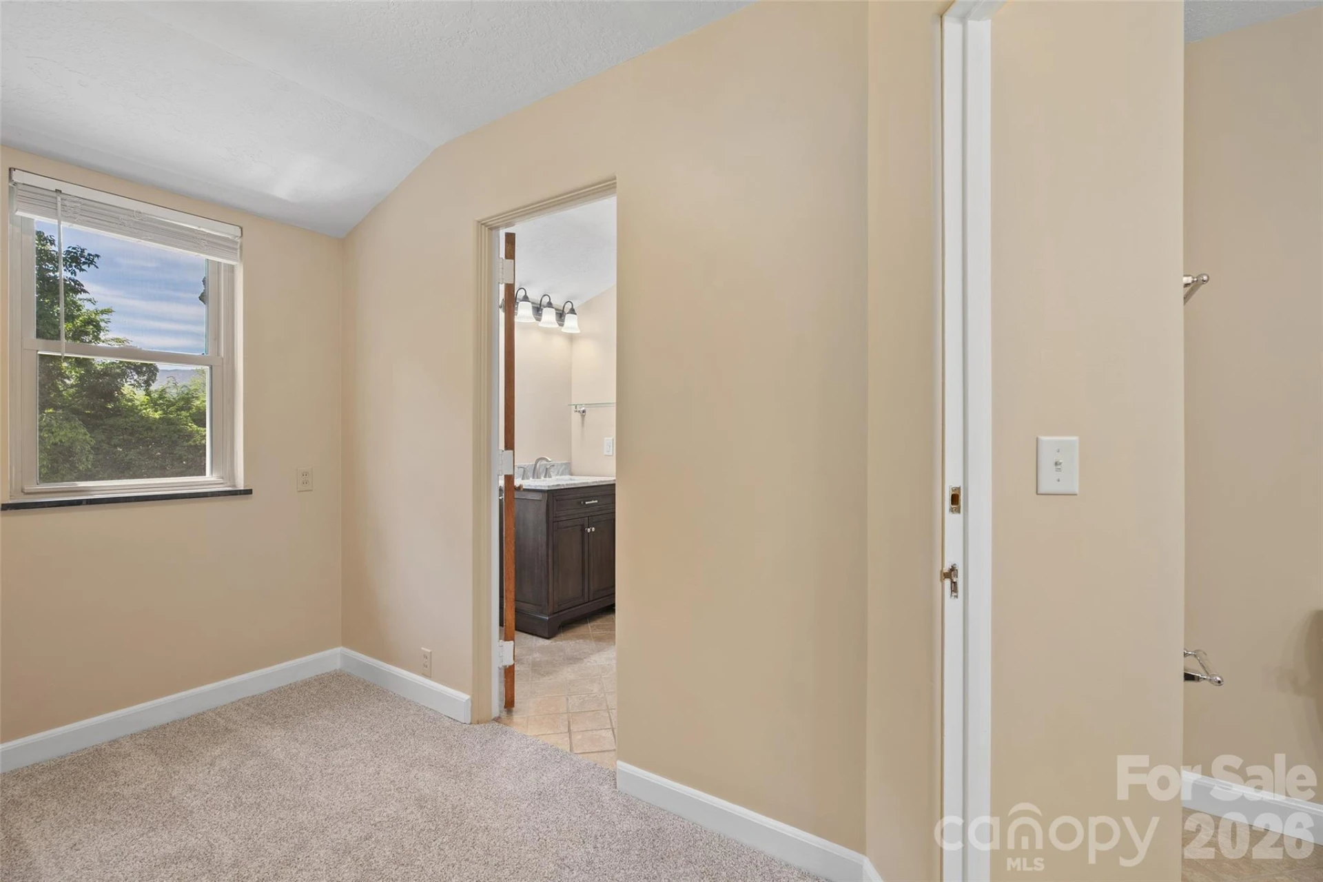 142 Country Club Drive - Photo 13
