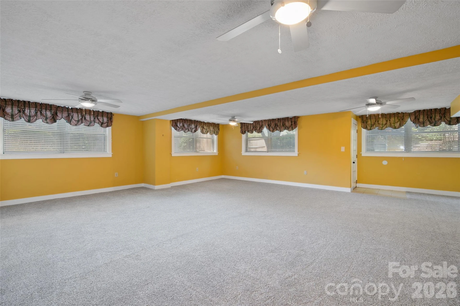 142 Country Club Drive - Photo 16