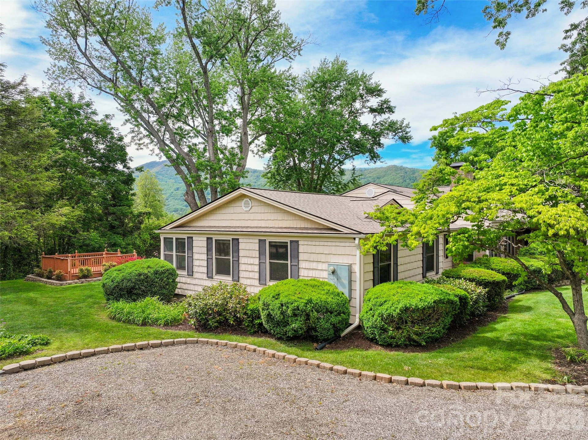 142 Country Club Drive - Photo 29