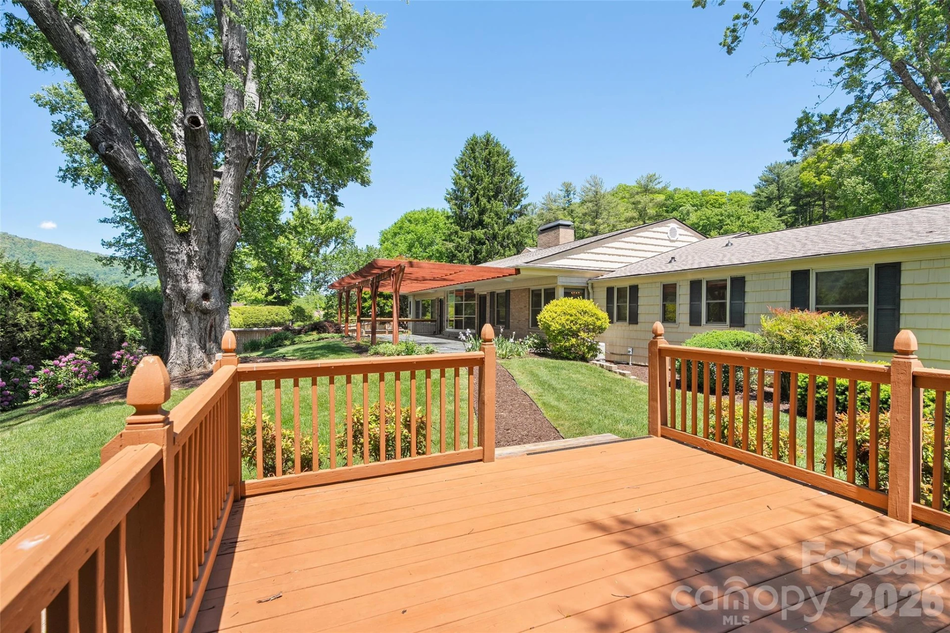 142 Country Club Drive - Photo 36