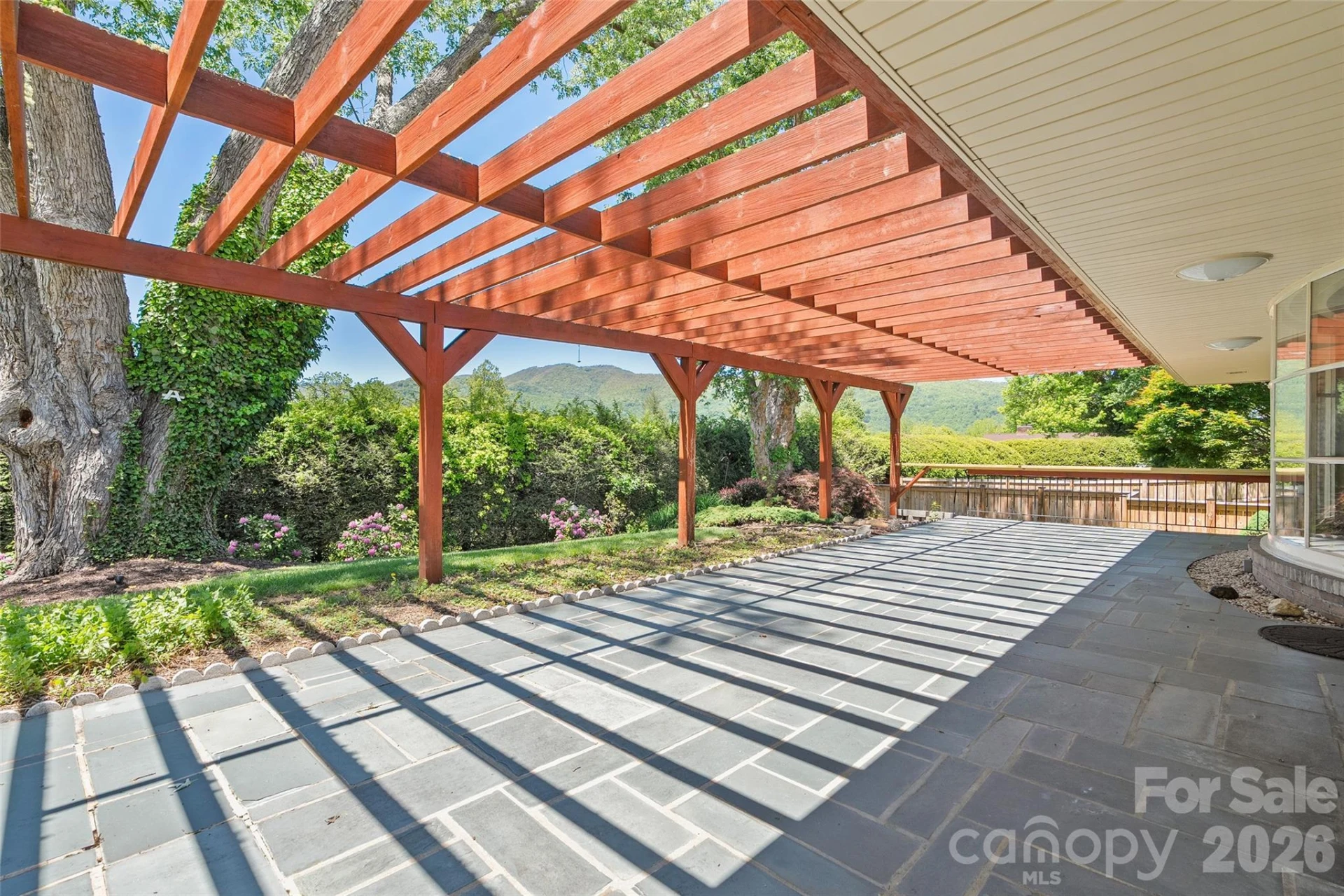 142 Country Club Drive - Photo 42