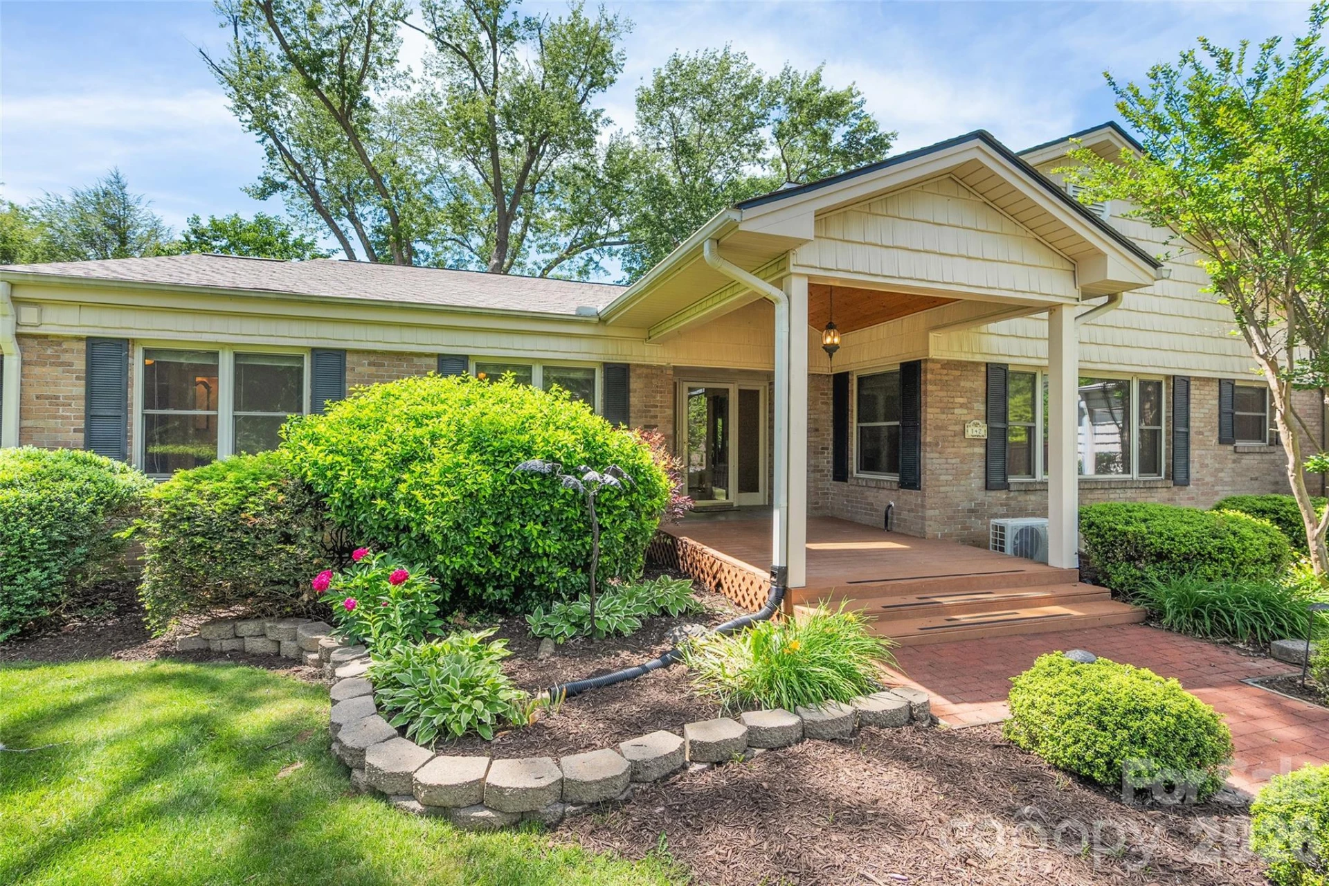 142 Country Club Drive - Photo 6