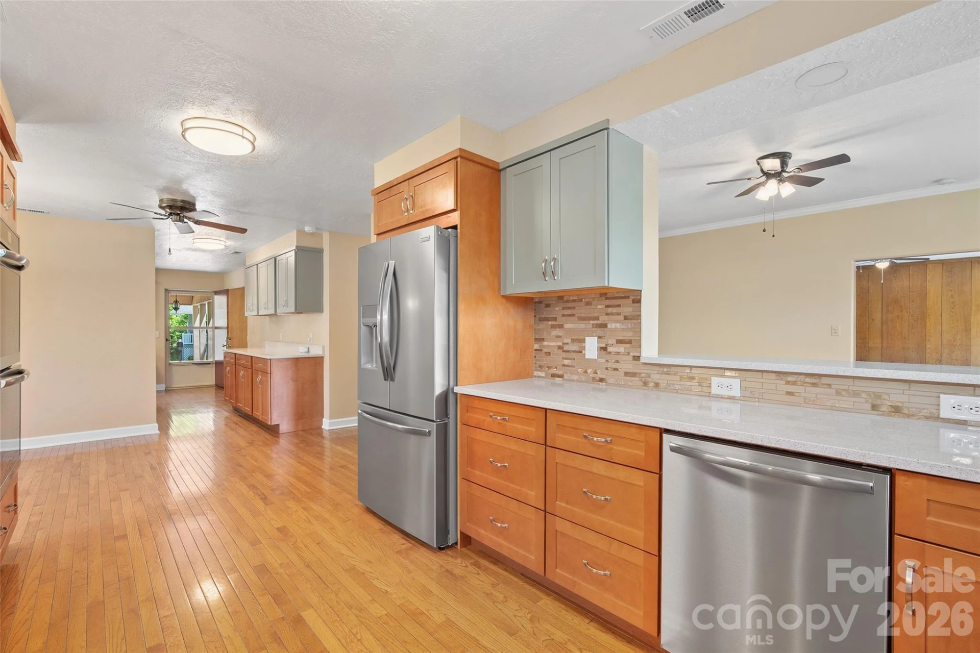 142 Country Club Drive - Photo 9