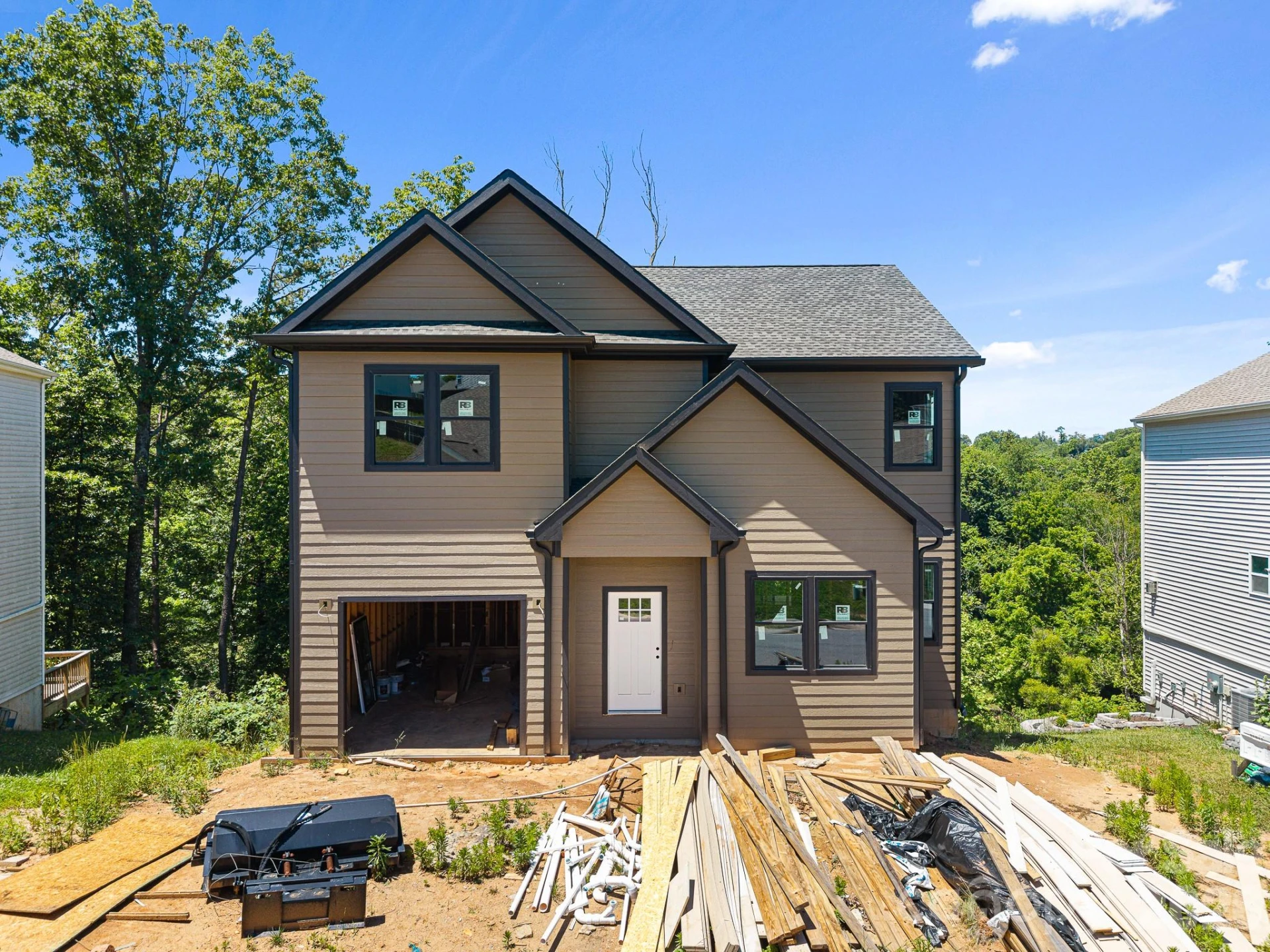 914 Newport Court - Photo 2