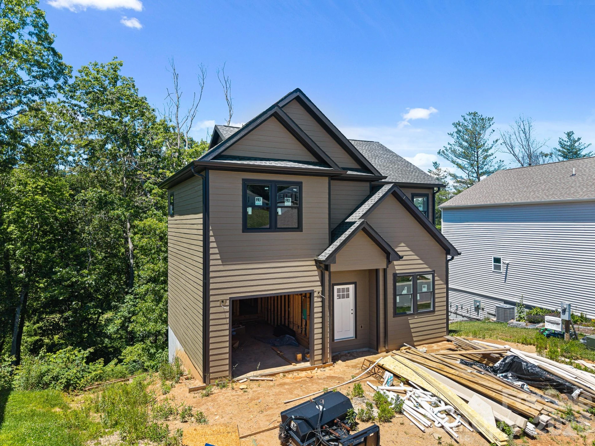 914 Newport Court - Photo 4