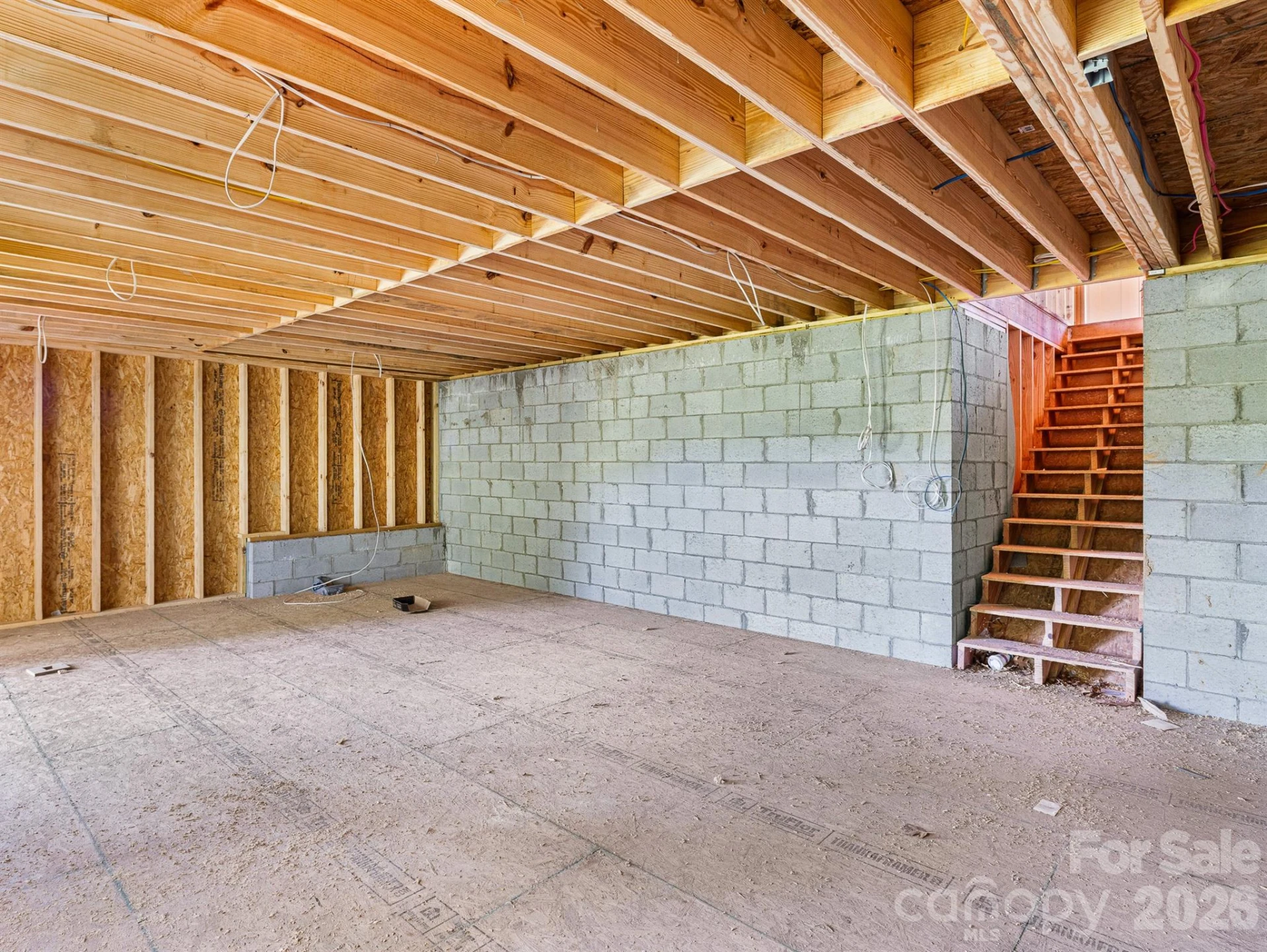 914 Newport Court - Photo 35