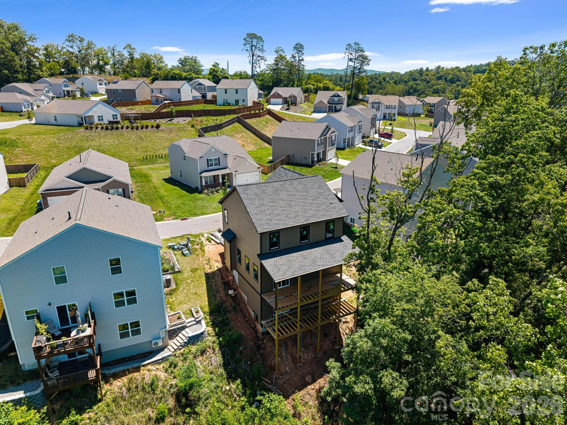 914 Newport Court - Photo 6