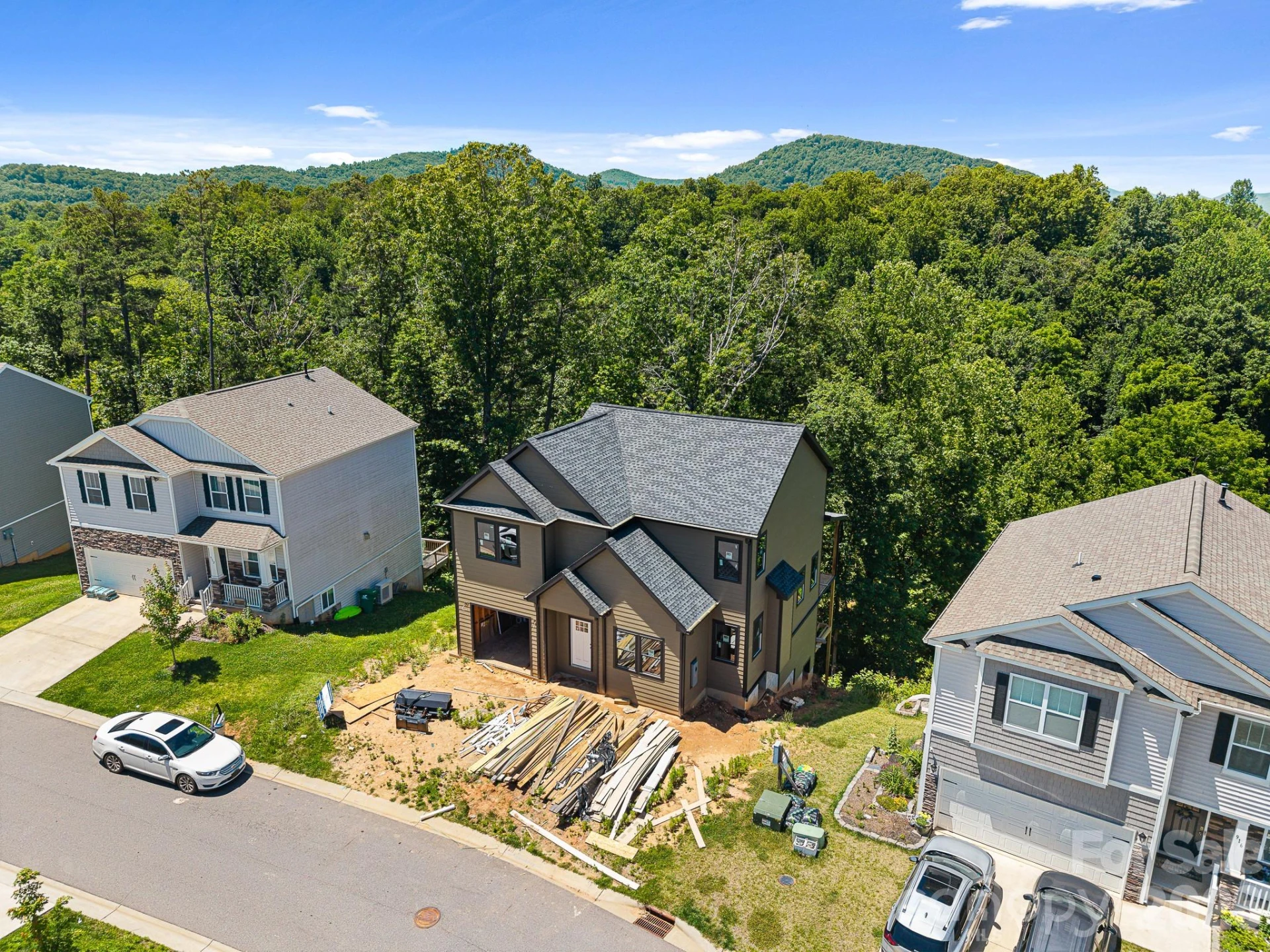 914 Newport Court - Photo 7