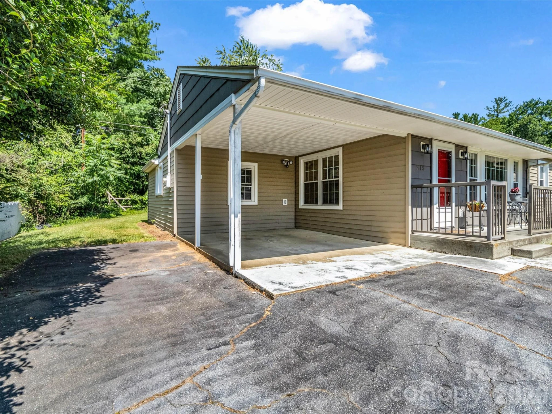 215 Varden Place - Photo 2
