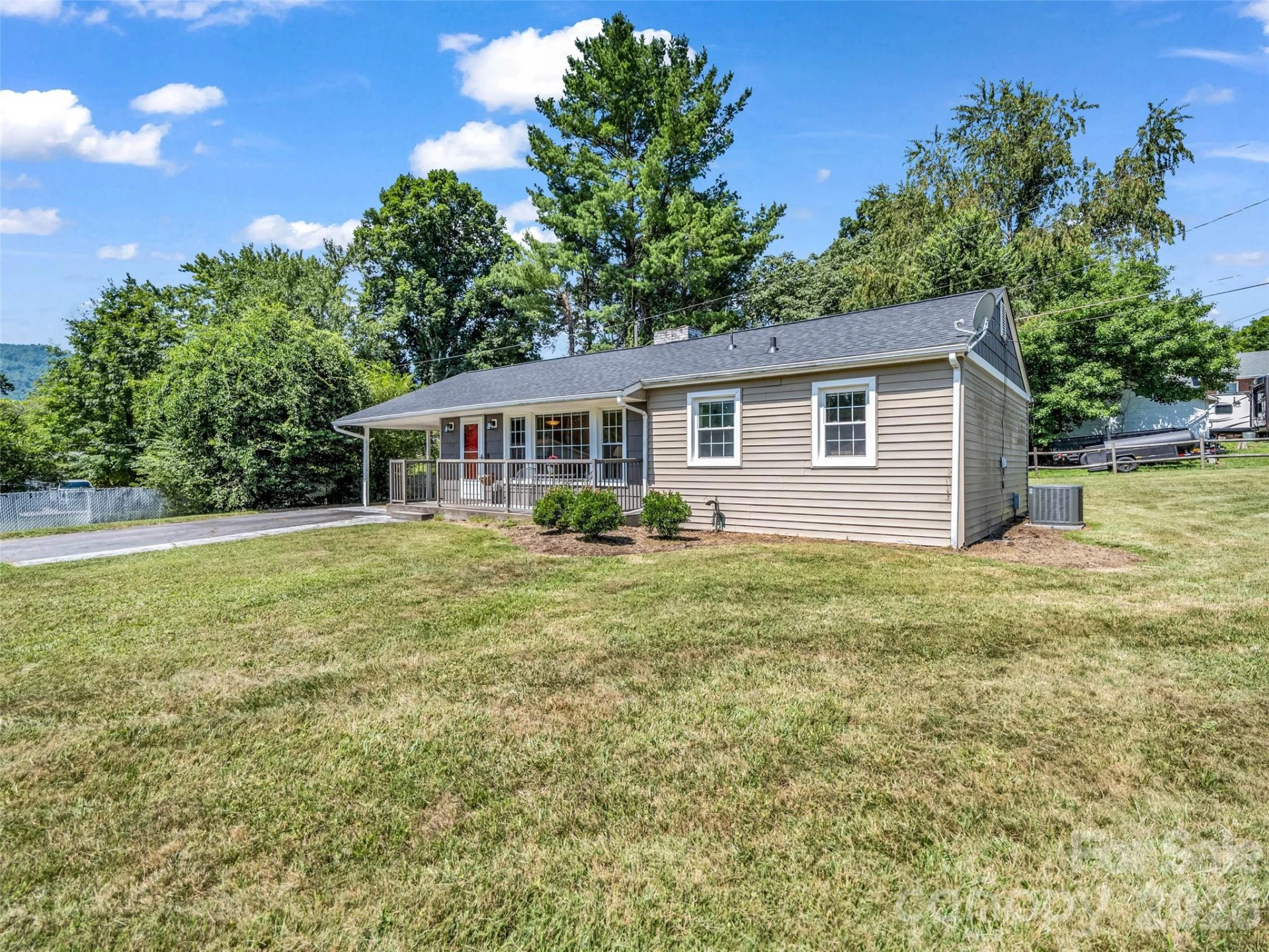 215 Varden Place - Photo 4