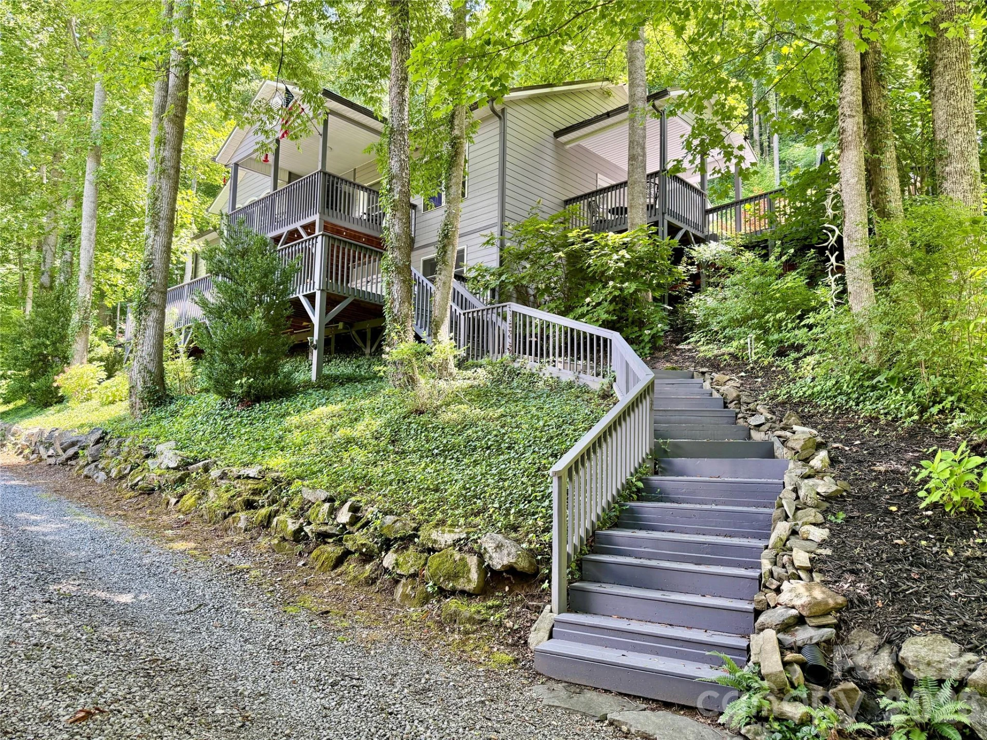 7 Higel Lane - Photo 3