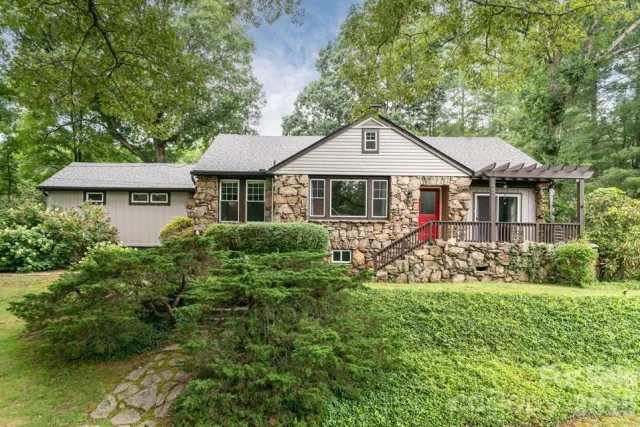25 Mineral Springs Road