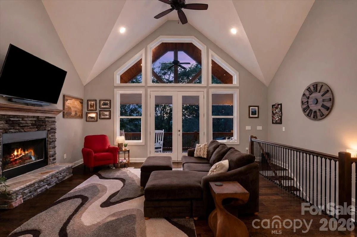 204 Mostert Drive - Photo 3