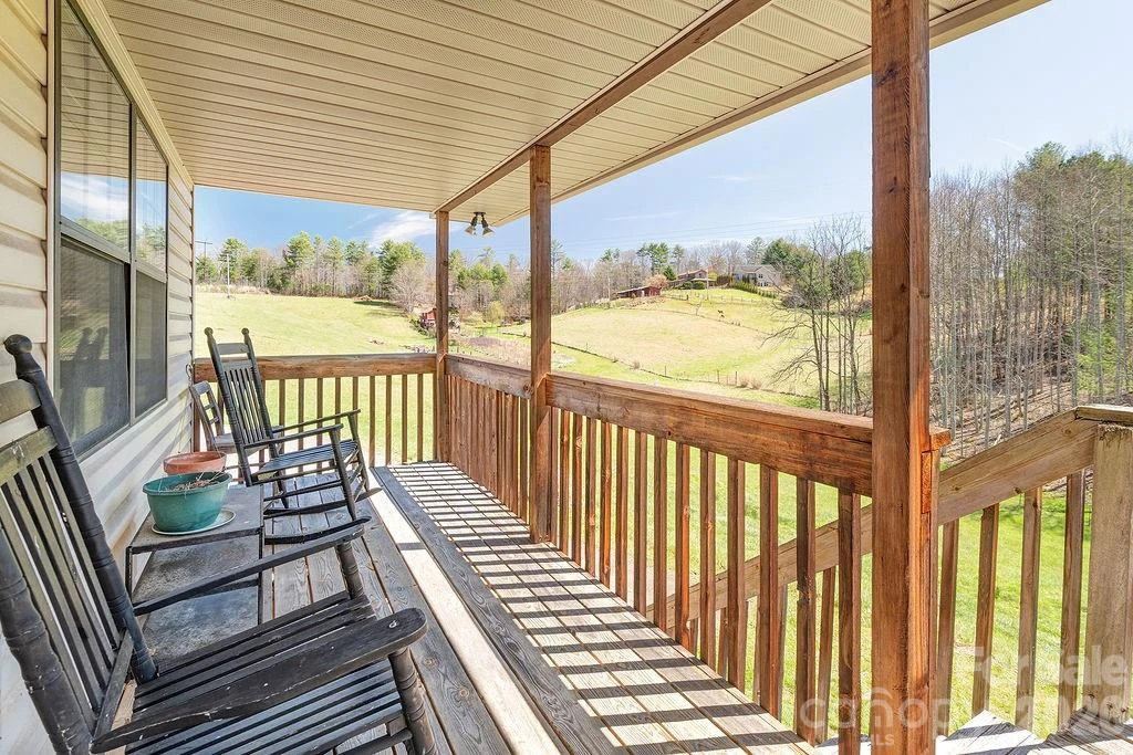 216 Pickens Road - Photo 2