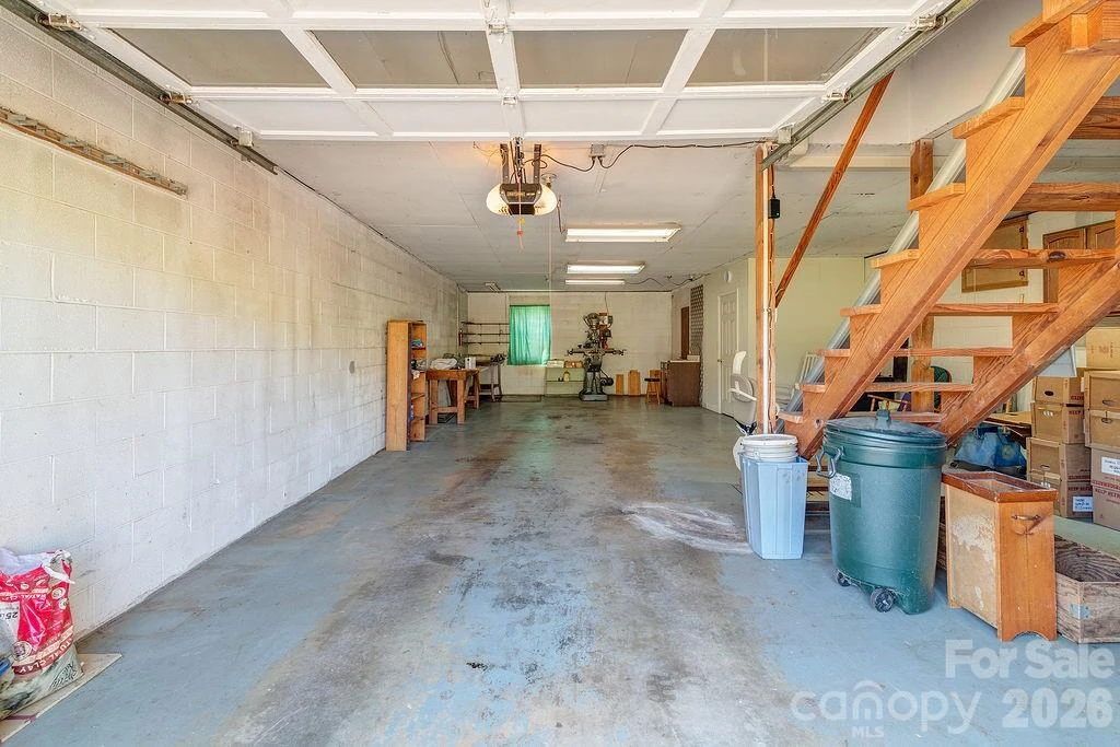 216 Pickens Road - Photo 16