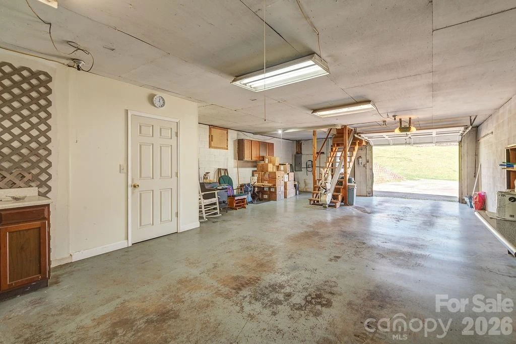 216 Pickens Road - Photo 17