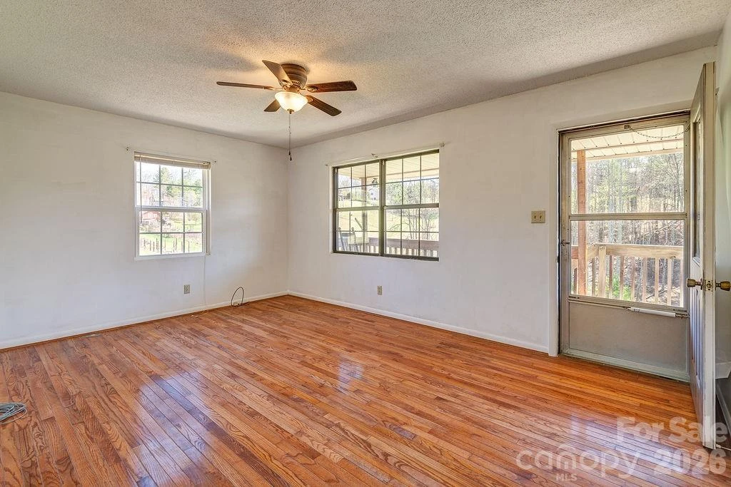 216 Pickens Road - Photo 3