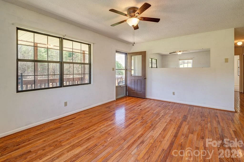 216 Pickens Road - Photo 4