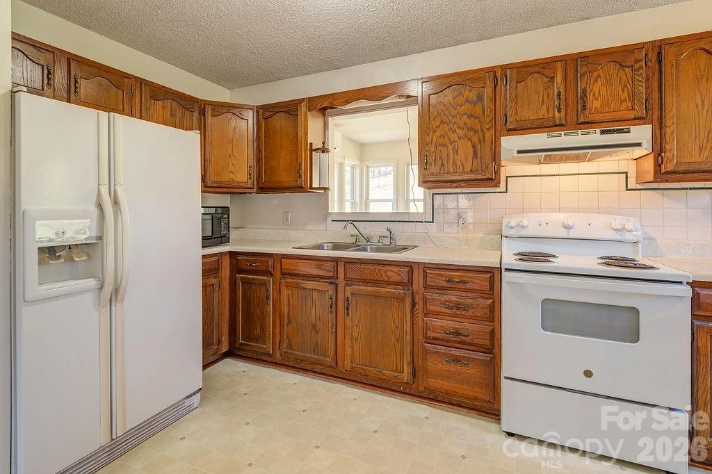 216 Pickens Road - Photo 6