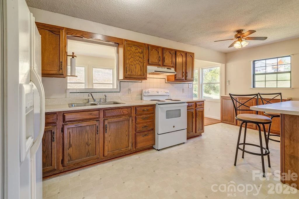 216 Pickens Road - Photo 7