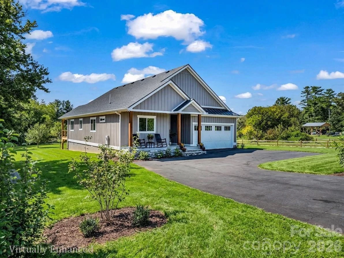 120 Grandview Lane