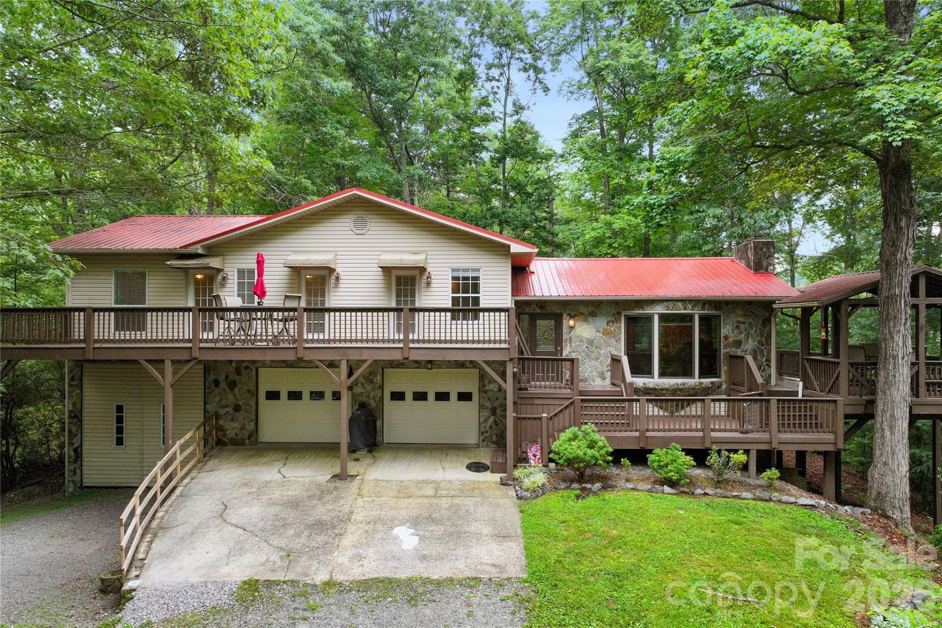 154 Hondah Boulevard - Photo 2