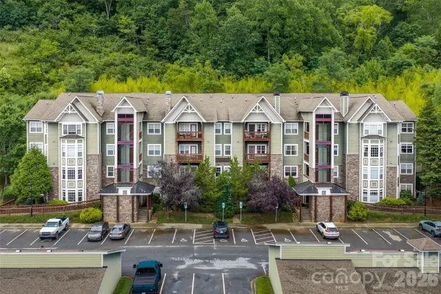 2000 Olde Eastwood Village Boulevard