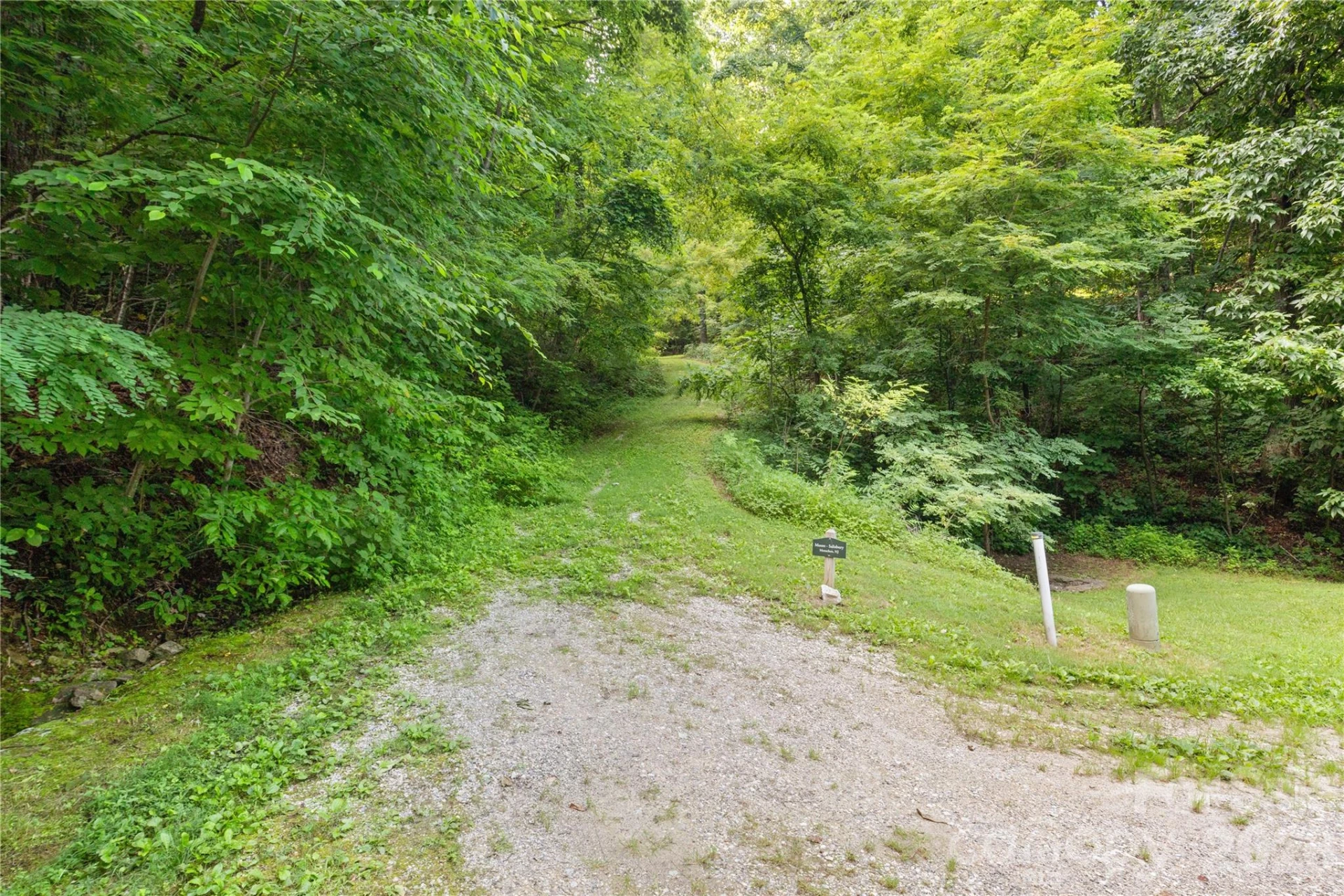 1915 Creston Drive - Photo 14